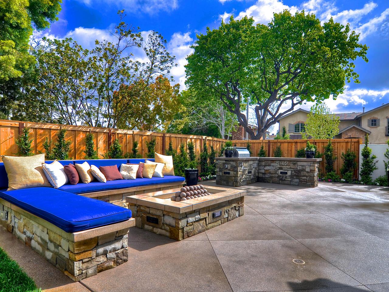 DP_Kevin Smith mixed color traditional outdoors backyard barbecue_h