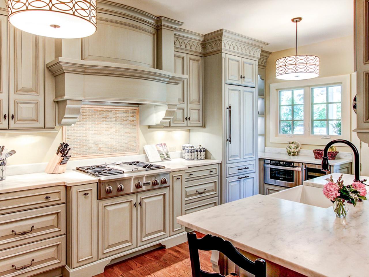 French Country Kitchen Cabinets: Pictures & Ideas From ...