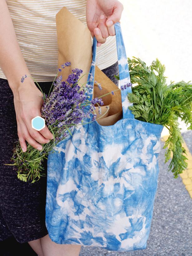 Original_Chelsea-Costa-Indigo-Market-Tote-Beauty-Close_v Original_Chelsea-Costa-Indigo-Market-Tote-Beauty-Close_v