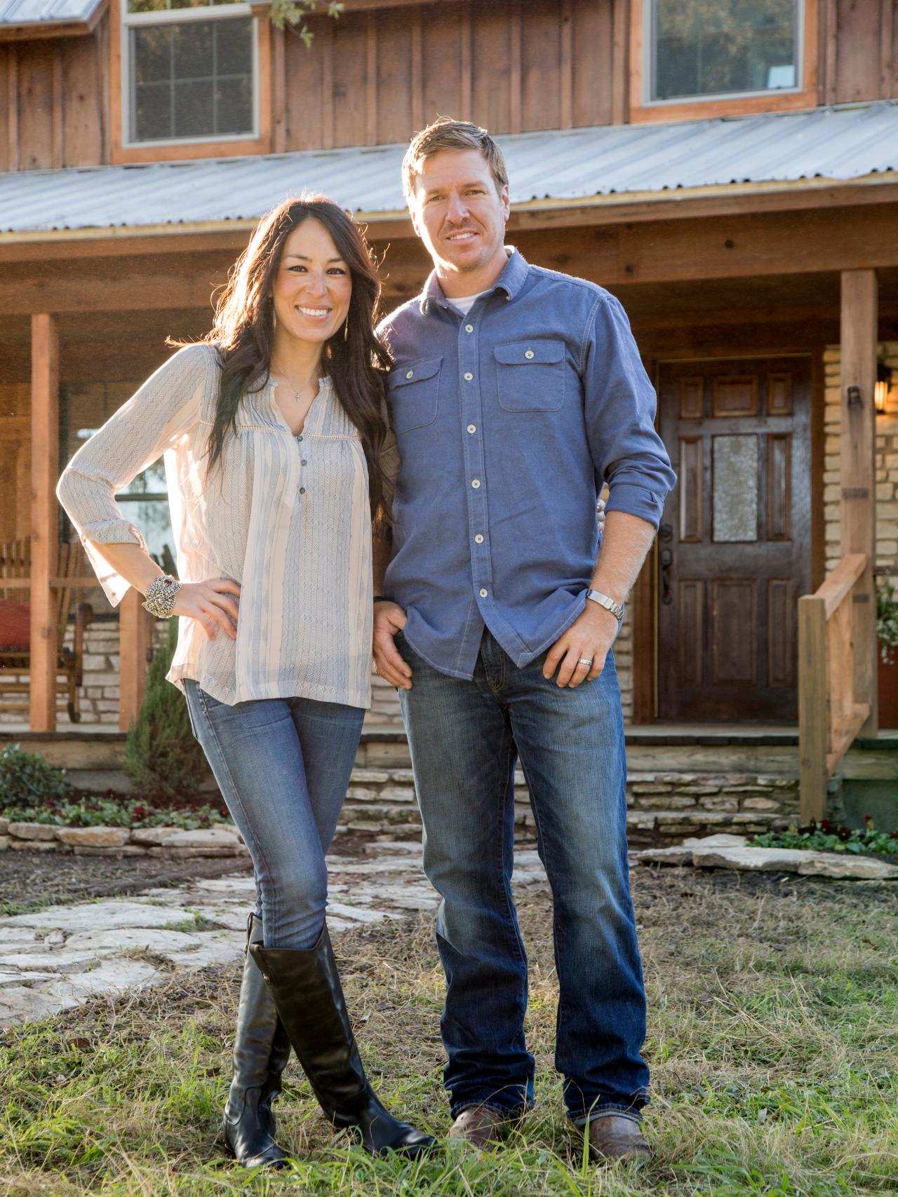 Photos HGTV's Fixer Upper With Chip and Joanna Gaines HGTV