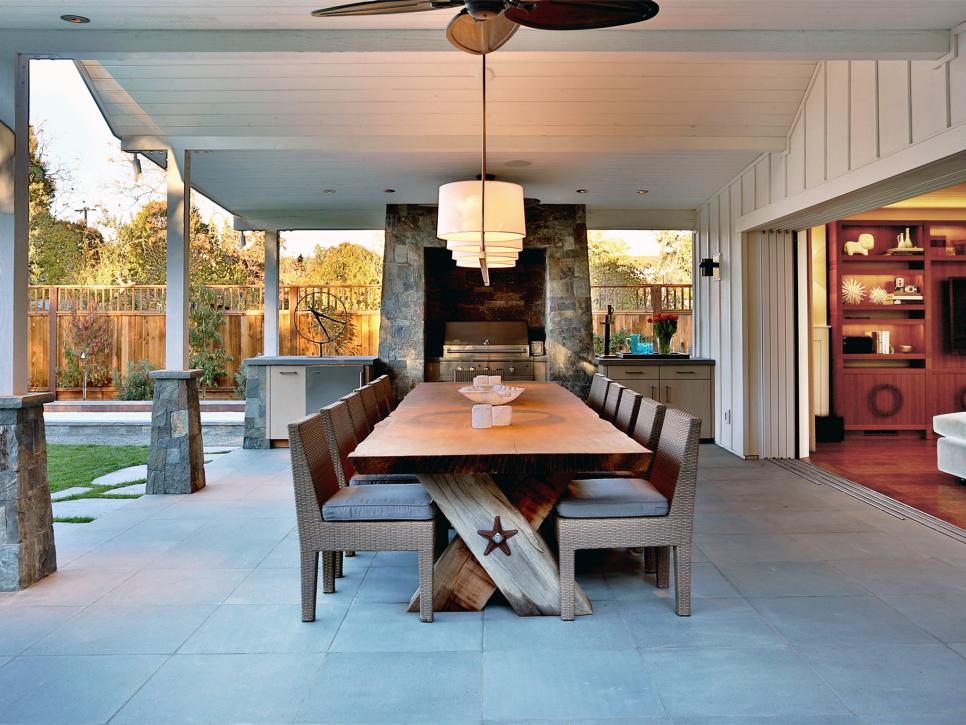 Country-Style Outdoor Kitchen and Dining Room