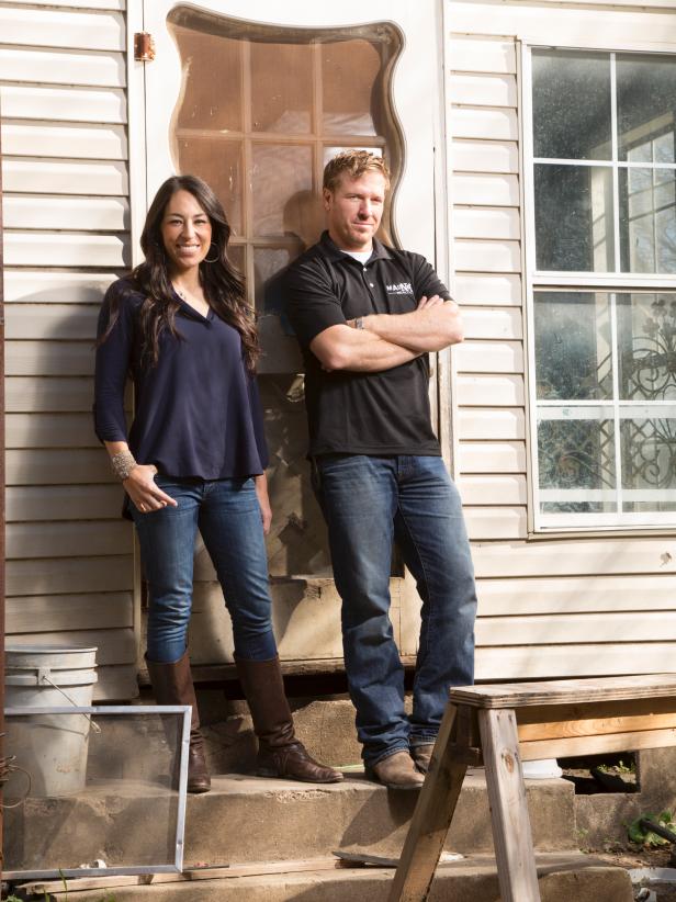 Joanna and Chip Gaines Outside Home Joanna and Chip Gaines Outside Home