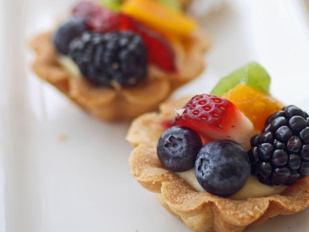 Original_Manvi-Drona-Hidalgo-New-Years-Brunch-Fruit-Tart-Recipe_Crop Original_Manvi-Drona-Hidalgo-New-Years-Brunch-Fruit-Tart-Recipe_Crop