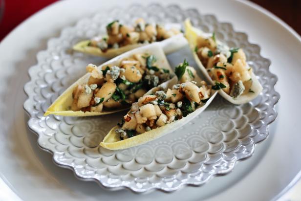 Pear and Gorgonzola Salad Cups Pear and Gorgonzola Salad Cups