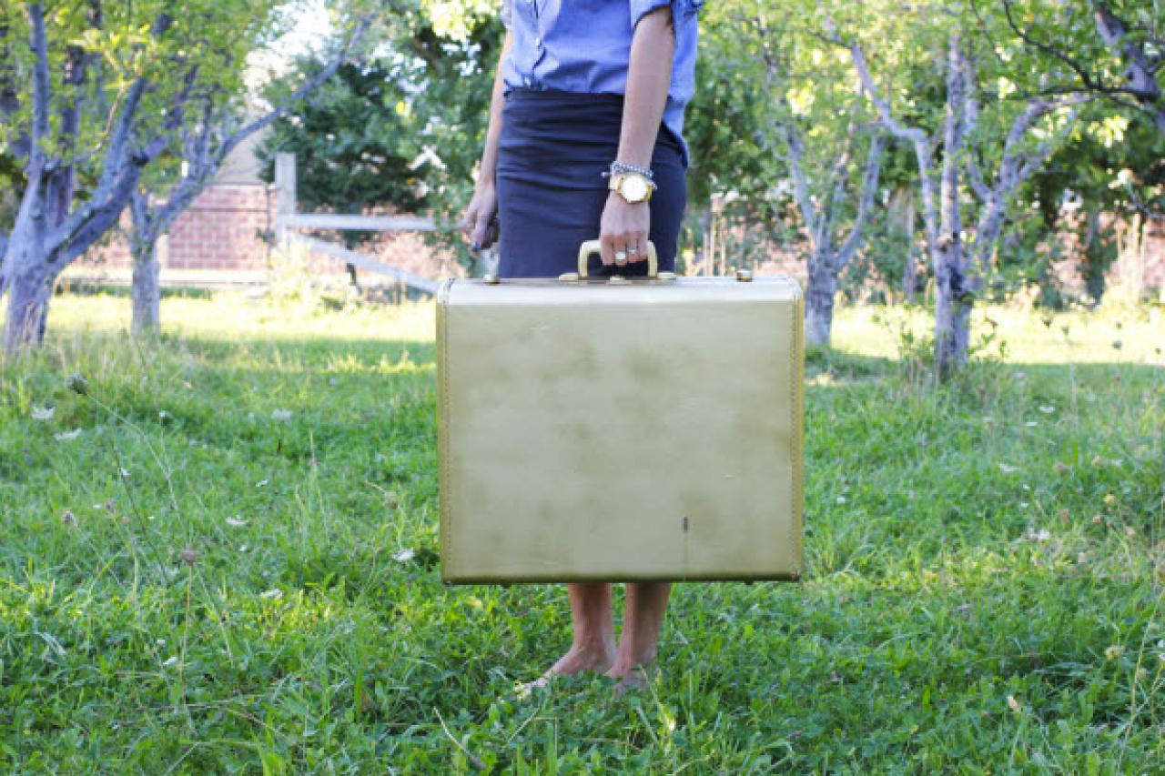 Spray Paint a Suitcase in Two Easy Steps HGTV's Decorating & Design