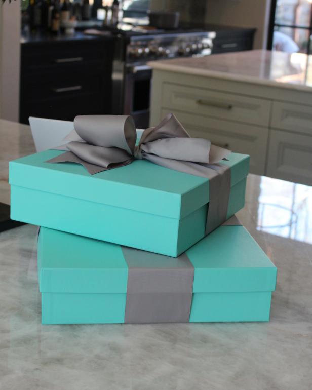 Wrapped Gifts as Holiday Decor Wrapped Gifts as Holiday Decor