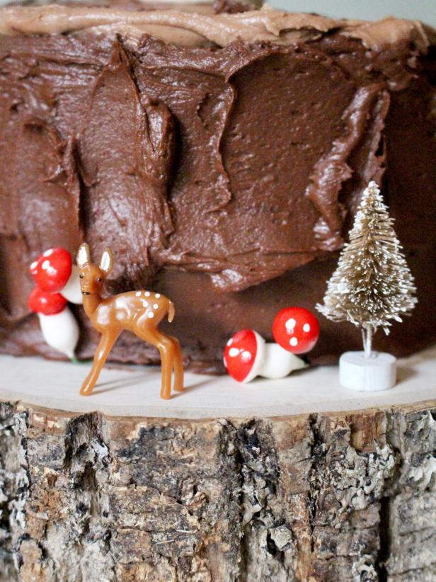 Deer and Mushrooms Ornament a Faux Bois Cake Deer and Mushrooms Ornament a Faux Bois Cake