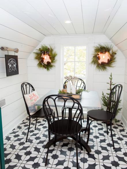 Upstairs Kitchenette, Detail