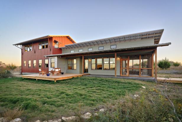 Rustic Home With Energy-Efficient Design Rustic Home With Energy-Efficient Design