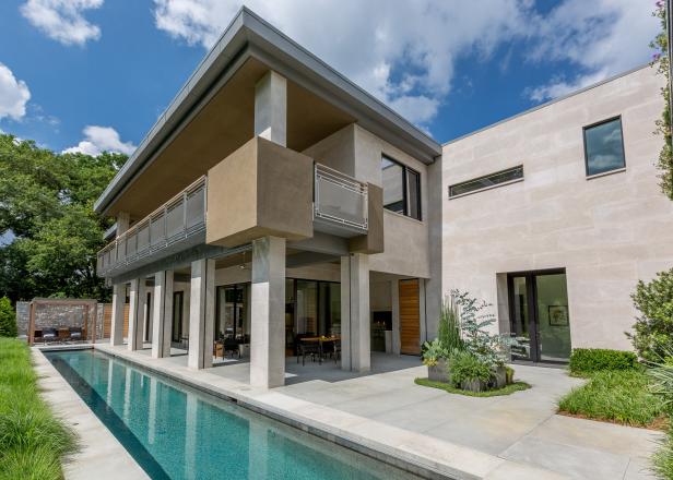 A Lap Pool That Runs the Length of a House A Lap Pool That Runs the Length of a House