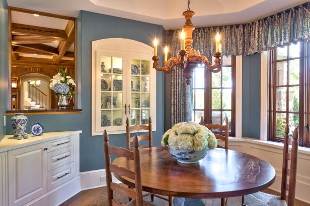 country dining room blue walls