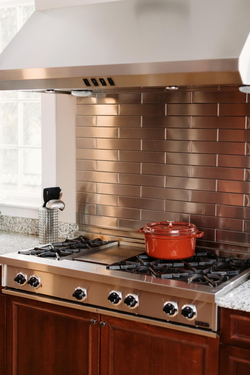 20 Stainless Steel Kitchen Backsplashes | HGTV