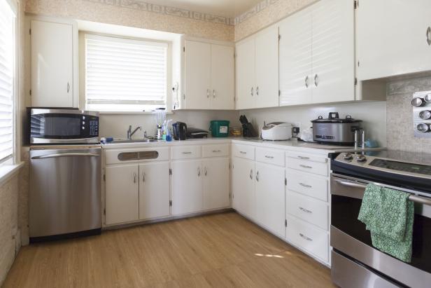 Outdated Cabinets and Updated Appliances Outdated Cabinets and Updated Appliances