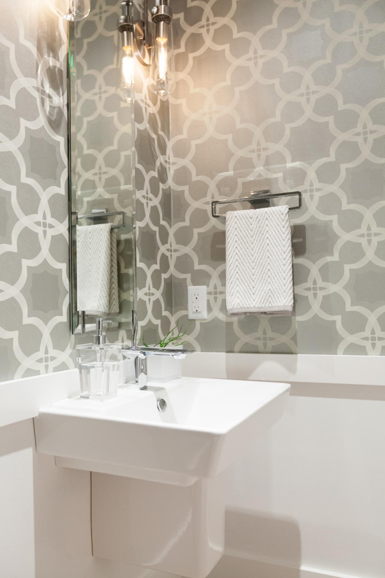 Photos Love It or List It, Too HGTV