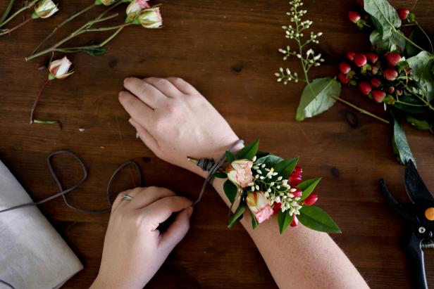 Surprise Mom this Mother's Day with a flower napkin ring that doubles as a corsage.