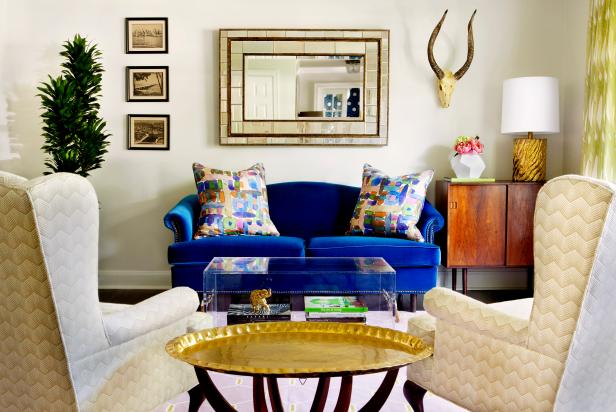 Eclectic Living Space Is Relaxed, Stylish
