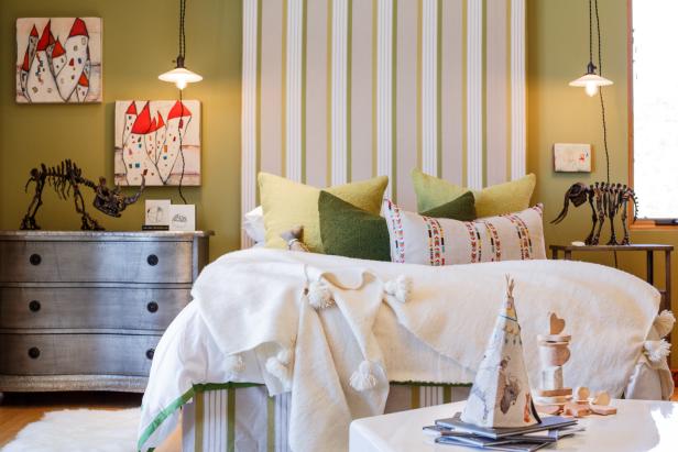 Kid's Green Bedroom With Dinosaur Skeleton Models Is Whimsically Chic Kid's Green Bedroom With Dinosaur Skeleton Models Is Whimsically Chic