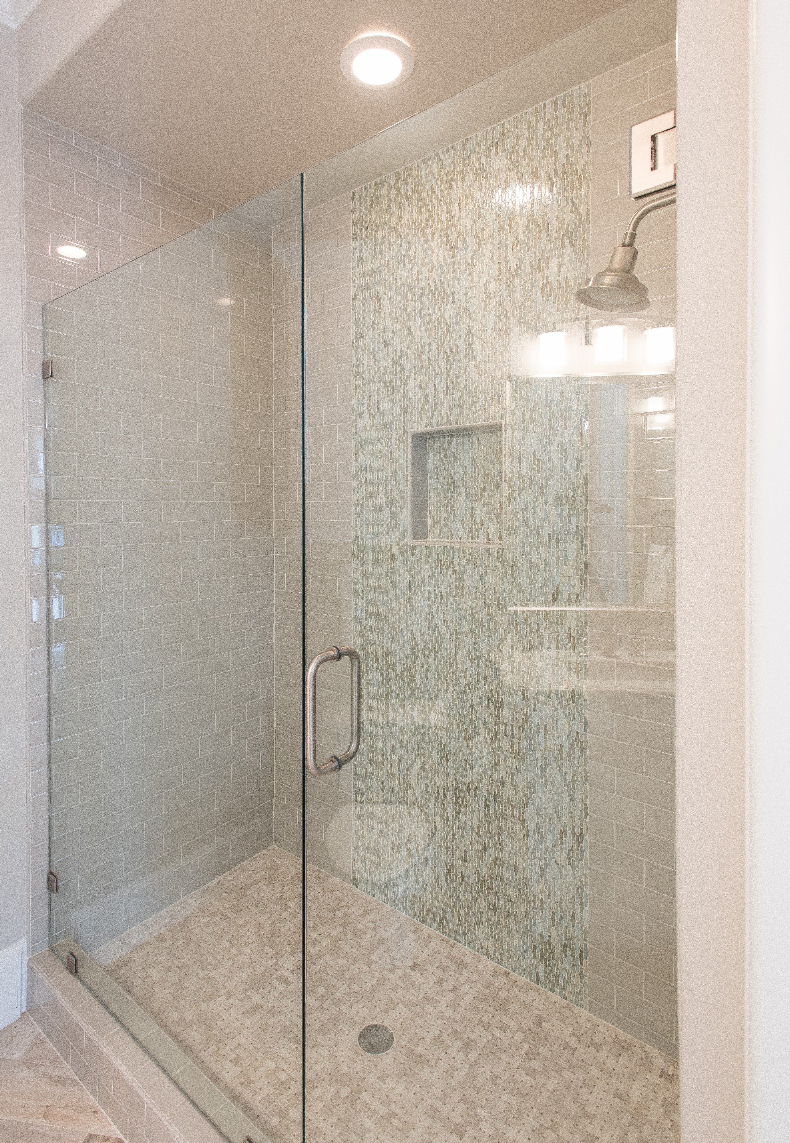 Shower stall tiling ideas Shower stall tiling ideas