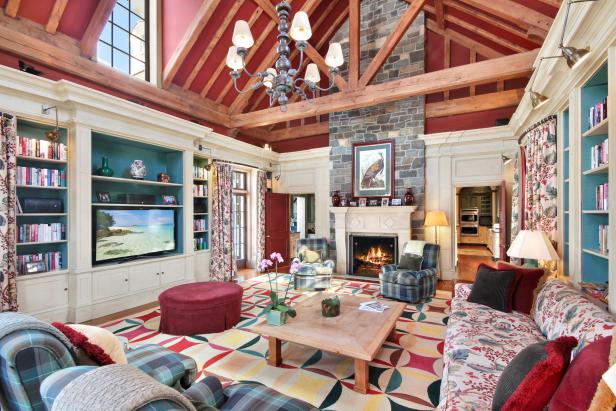 Living Room: Georgian Mansion in Chappaqua, New York Living Room: Georgian Mansion in Chappaqua, New York