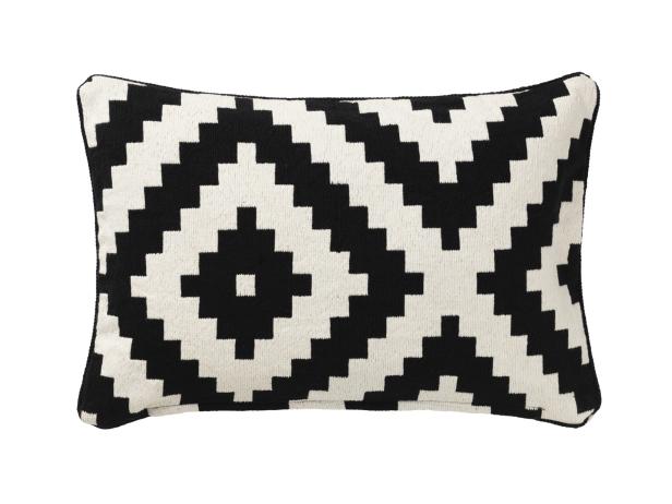 Jazz up any room with this unique use of black and white