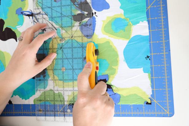 How to Make a No-Sew Floral Pillow How to Make a No-Sew Floral Pillow