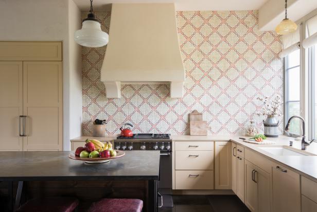 White Country Kitchen With Range Hood White Country Kitchen With Range Hood