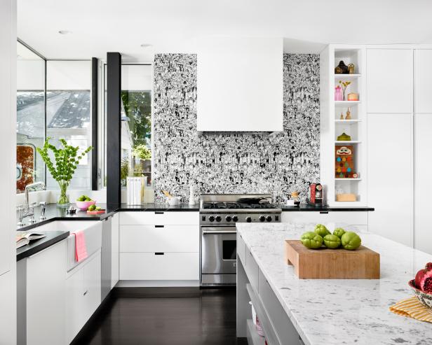 Modern Kitchen with Graphic Black-and-White Backsplash Modern Kitchen with Graphic Black-and-White Backsplash