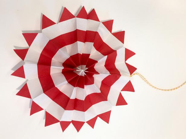 DIY Paper Pinwheel Decoration DIY Paper Pinwheel Decoration