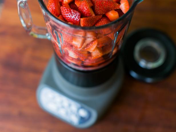 Blend Strawberries & Wine Mixture Blend Strawberries & Wine Mixture