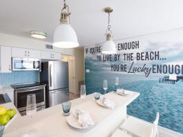 Beach Flip Kitchen With Mural