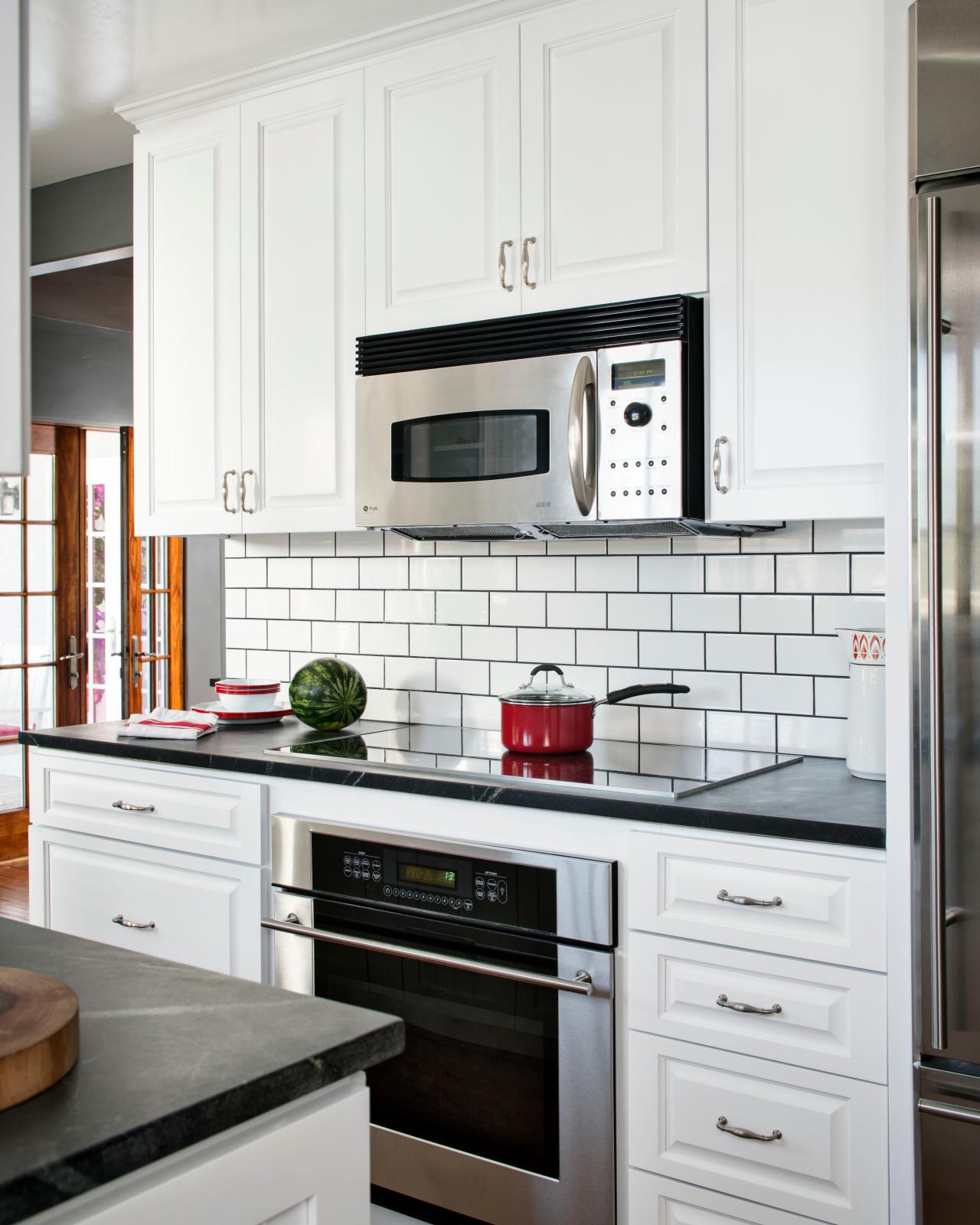 Creatice White Kitchen Cabinets With Backsplash Images for Large Space