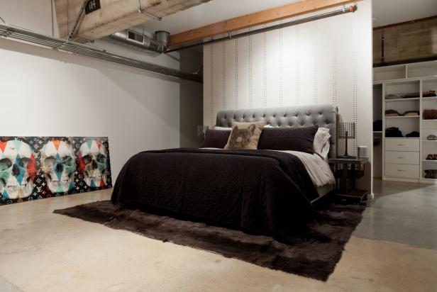 Loft Bedroom With Brown Duvet Cover and Brown Rug Loft Bedroom With Brown Duvet Cover and Brown Rug