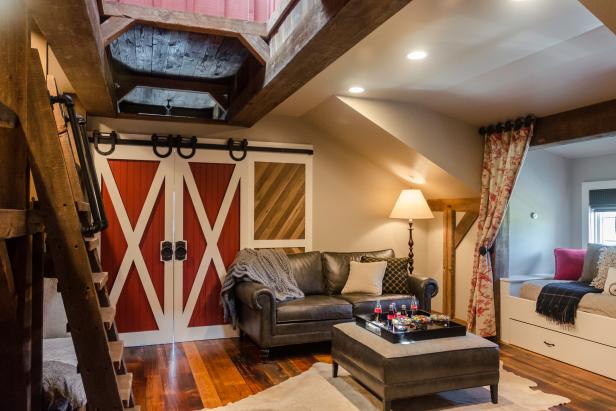 Neutral Rustic Bedroom With Window Seat Neutral Rustic Bedroom With Window Seat