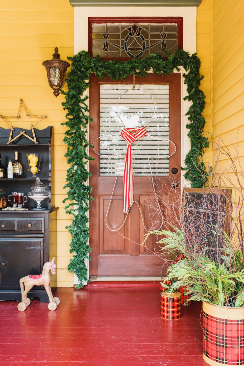 Front Yard Christmas Decorations HGTV