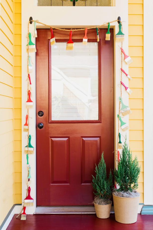 DIY Paint Brush Garland DIY Paint Brush Garland