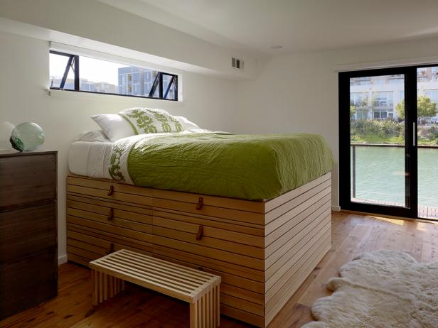 Floating House: Master Bedroom Floating House: Master Bedroom