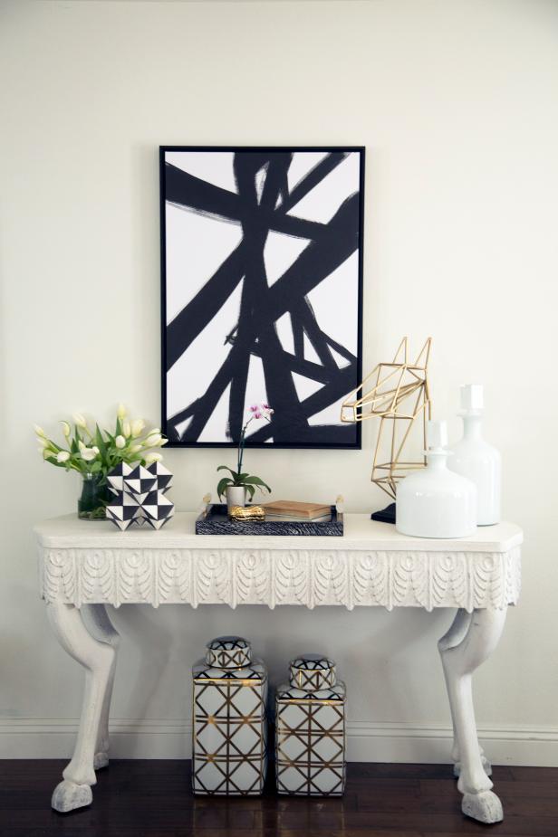 Graphic Black and White Display in Contemporary Living Room Graphic Black and White Display in Contemporary Living Room