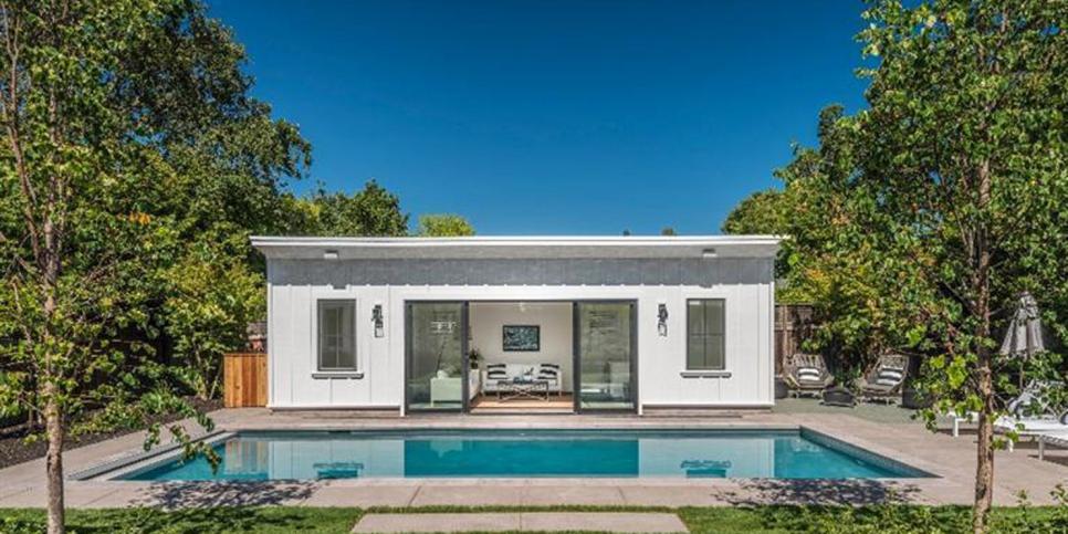 Contemporary Backyard Retreat With Pool & Pool House Backyard Pool With Contemporary Pool House