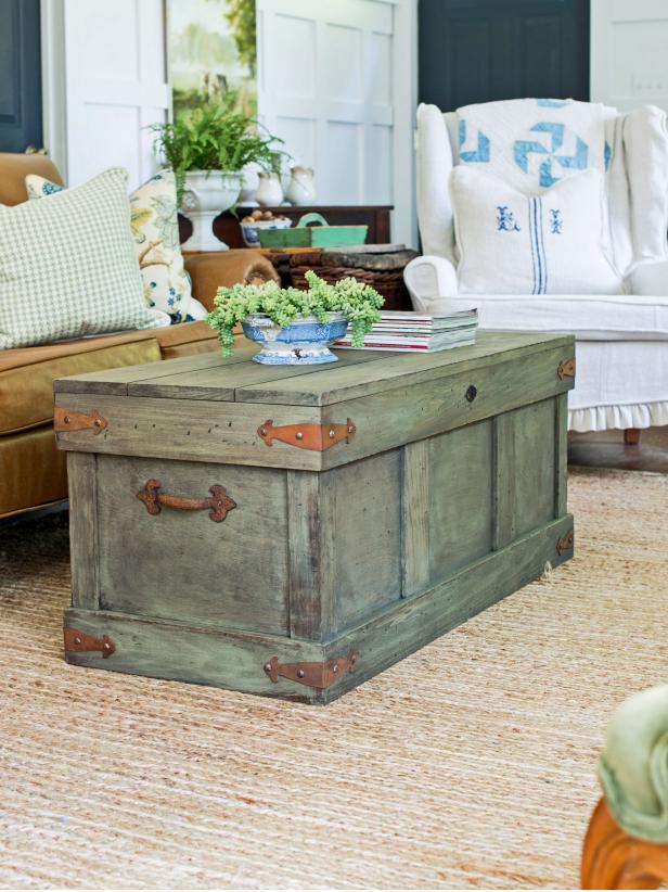 Trunk-style coffee tables are not only stylish, but provide practical storage for toys, extra throws and pillows, a movie collection and anything that needs to be stored for a busy family. This rustic trunk-style coffee table is an easy build, but the result will have your friends thinking you're a pro woodworker!
