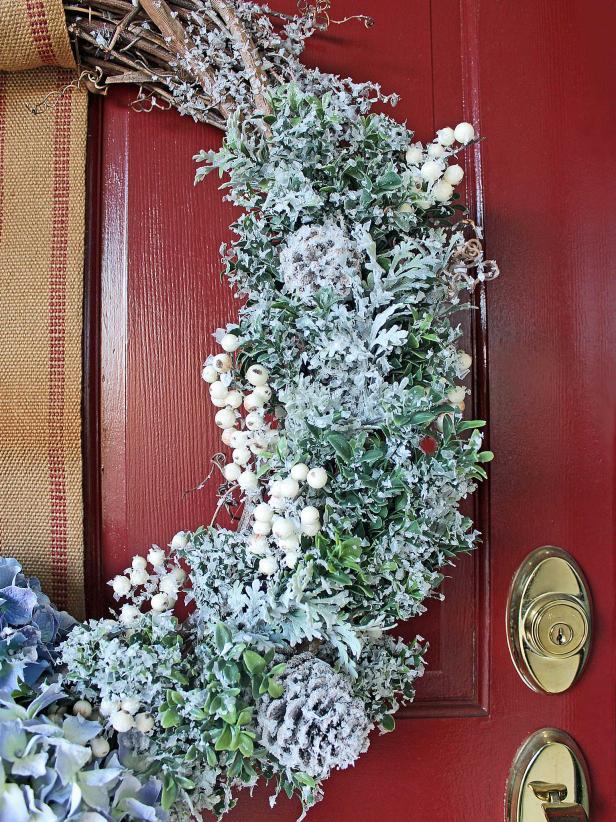 DIY Snowy Winter Wreath DIY Snowy Winter Wreath