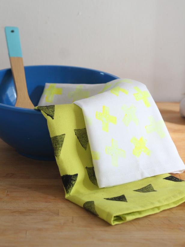 Potato-Stamped Kitchen Towels Potato-Stamped Kitchen Towels