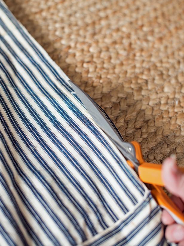 DIY Farmhouse-Style Dog Bed Cover: Step1: Cut Fabric DIY Farmhouse-Style Dog Bed Cover: Step1: Cut Fabric