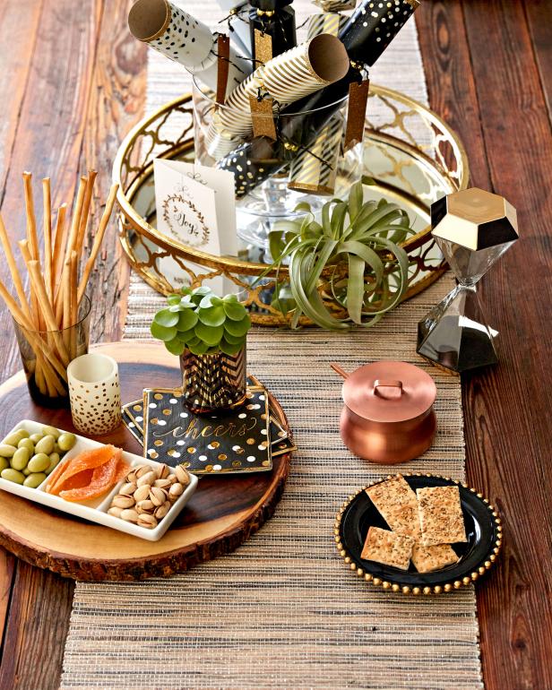 Black and Gold Tablescape with Succulents Black and Gold Tablescape with Succulents