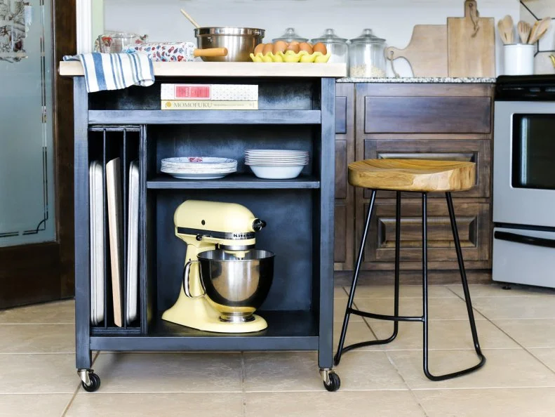 DIY Kitchen Island on Wheels