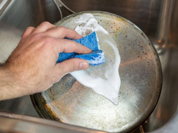 10 Kitchen Uses for Baking Soda 10 Kitchen Uses for Baking Soda