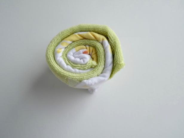How to Make a Baby-Washcloth Lollipop How to Make a Baby-Washcloth Lollipop
