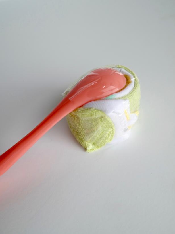 How to Make a Baby-Washcloth Lollipop How to Make a Baby-Washcloth Lollipop