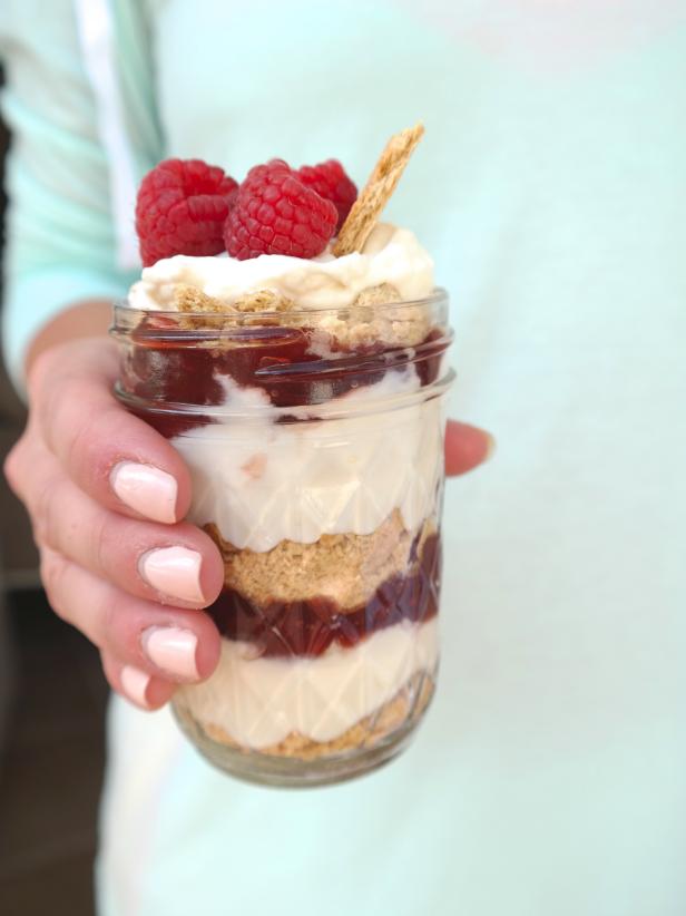 Make No-Bake Cheesecake Parfaits Make No-Bake Cheesecake Parfaits