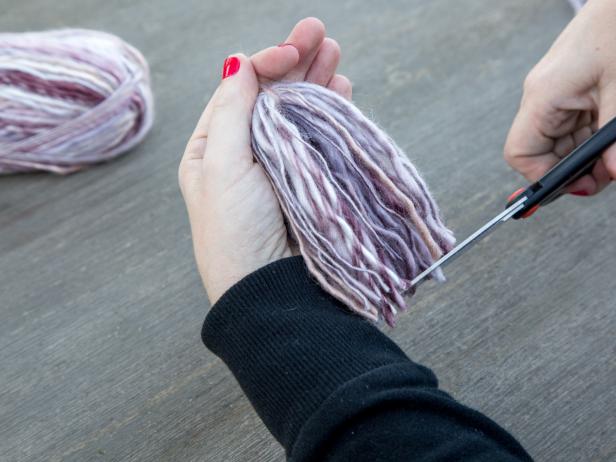DIY Yarn Tassels: Trim Bottom of Tassel DIY Yarn Tassels: Trim Bottom of Tassel