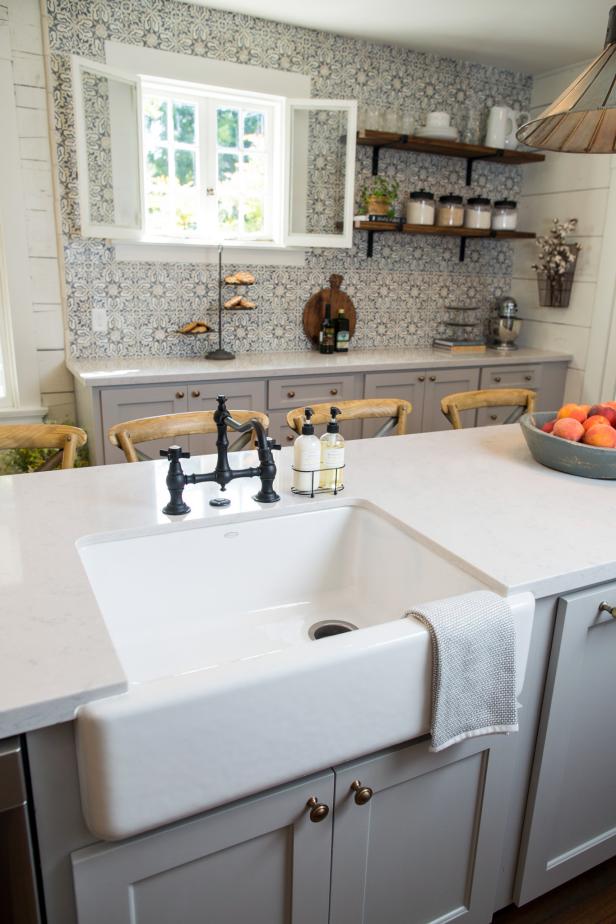 Fixer Upper Makeover A Style Packed Small Space Hgtv S